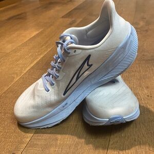 Women’s Altra Experience Flow White Sneakers Size 8.5